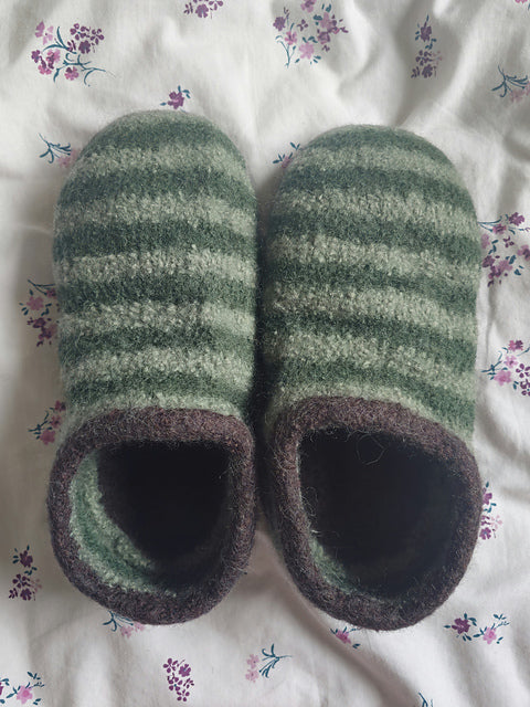 Striped Slippers Knitting Pattern