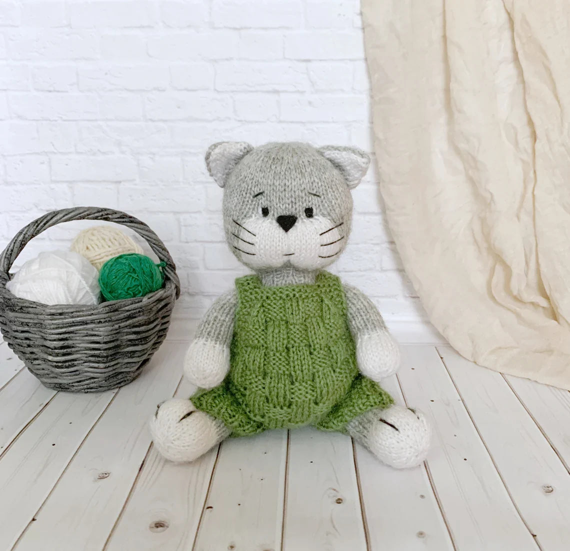 Milo the Cat Knitting Pattern