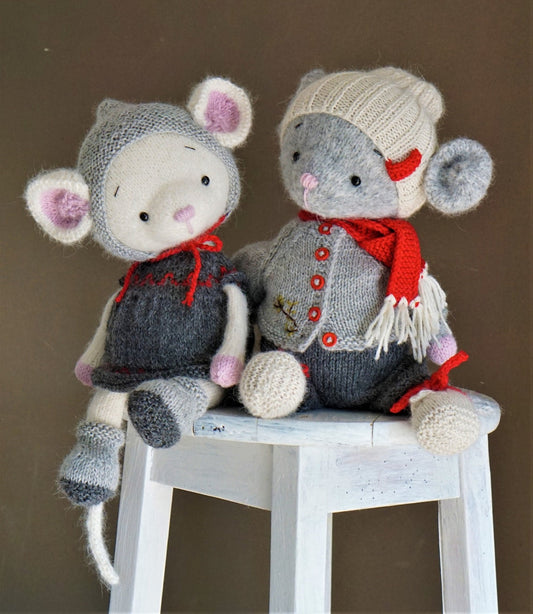 Mouse Christmas Clothes Knitting Pattern