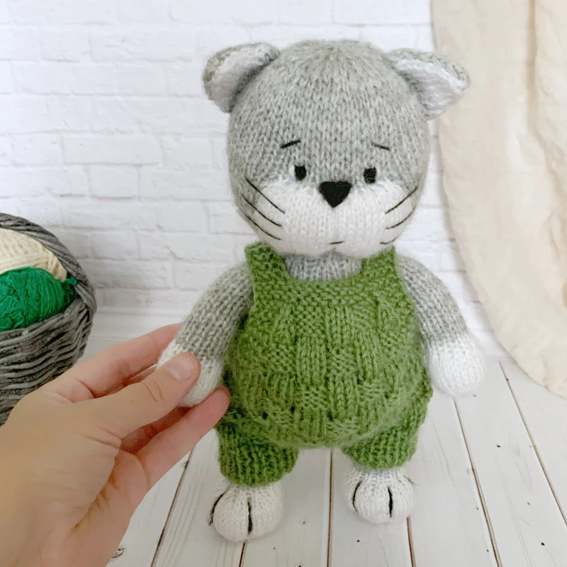 Milo the Cat Knitting Pattern