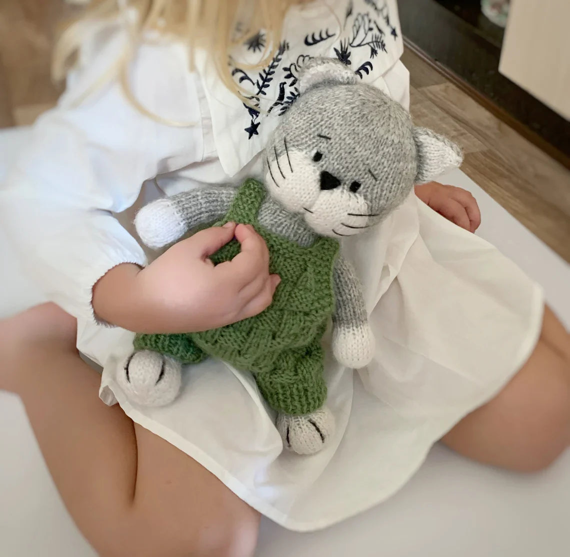 Milo the Cat Knitting Pattern