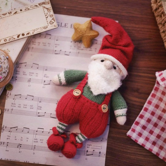 Santa Claus with Star Hat Knitting Pattern