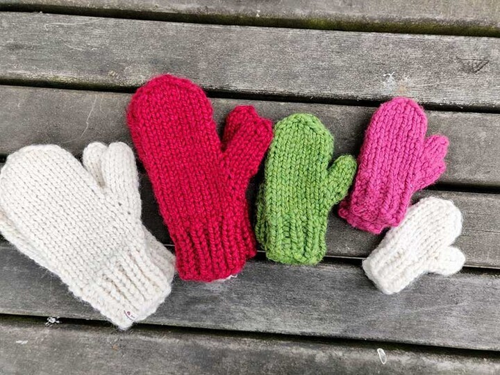 Family Set Mittens Knitting Pattern