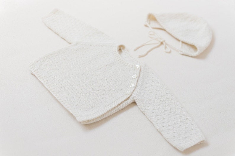 Overlap Raglan Baby Cardigan Knitting Pattern