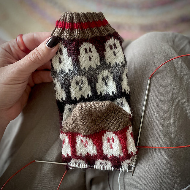 Spooky Socks Knitting Pattern