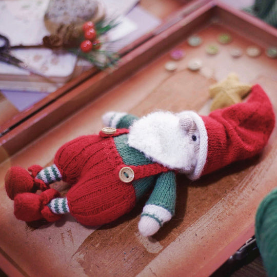 Santa Claus with Star Hat Knitting Pattern