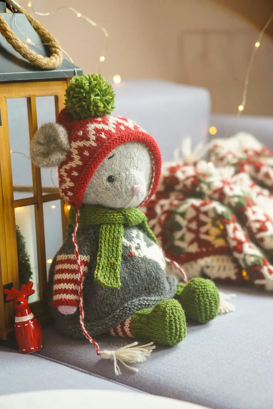 Toy Clothes Knitting Pattern - Christmas Gnome