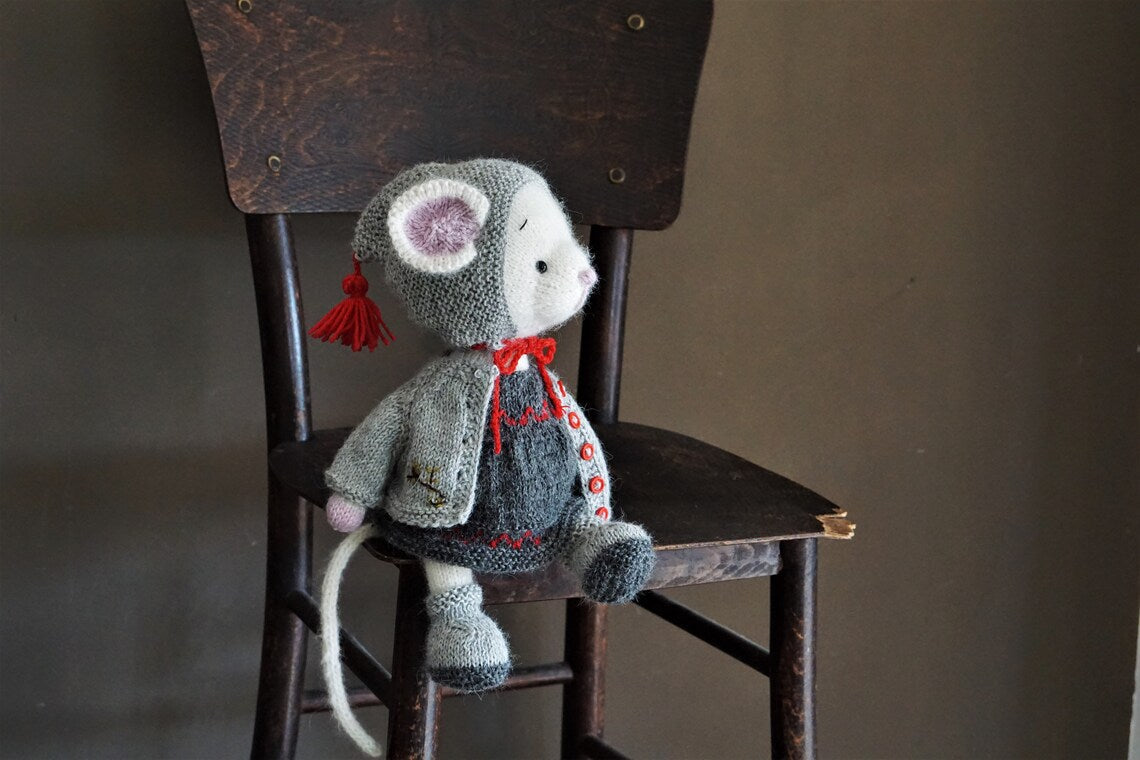 Mouse Christmas Clothes Knitting Pattern