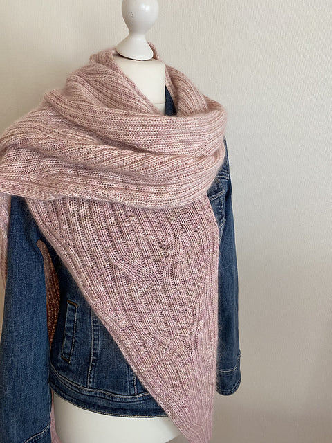 Reversible Ribbed Wrap Knitting Pattern