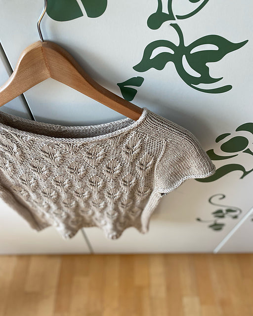 Leaf Top Knitting Pattern