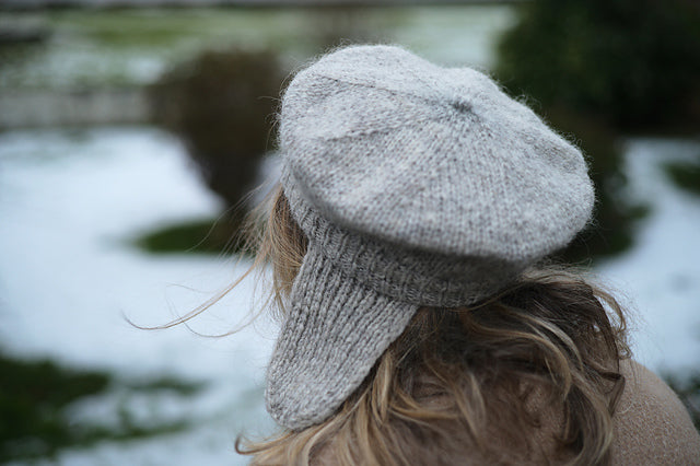 Flapper Bonnet Knitting Pattern