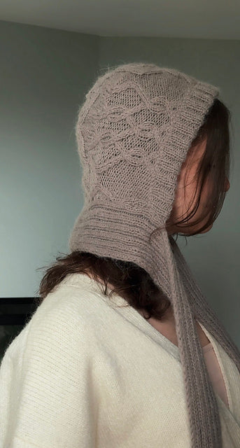 Cable Tie Bonnet Knitting Pattern