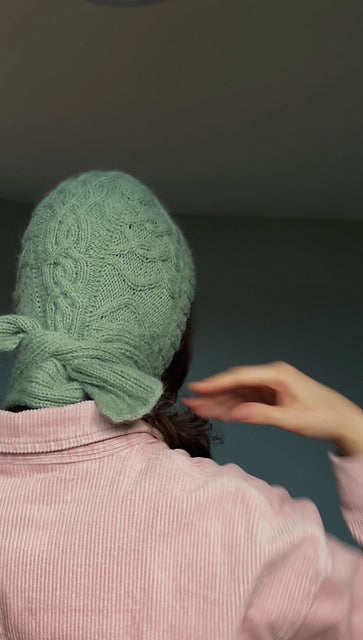 Cable Tie Bonnet Knitting Pattern