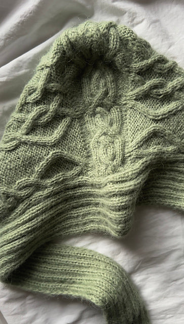 Cable Tie Bonnet Knitting Pattern