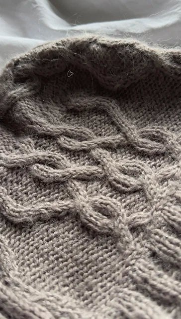 Cable Tie Bonnet Knitting Pattern