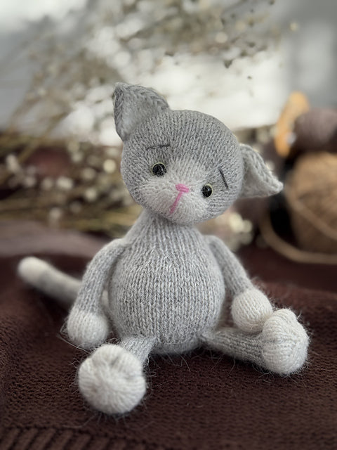 Tiny Kitten Knitting Pattern