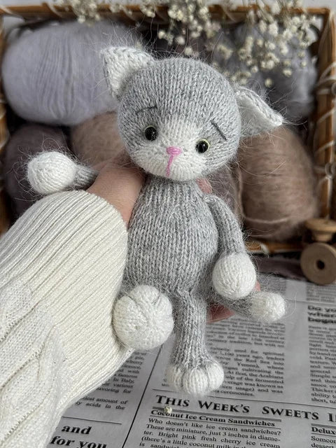 Tiny Kitten Knitting Pattern