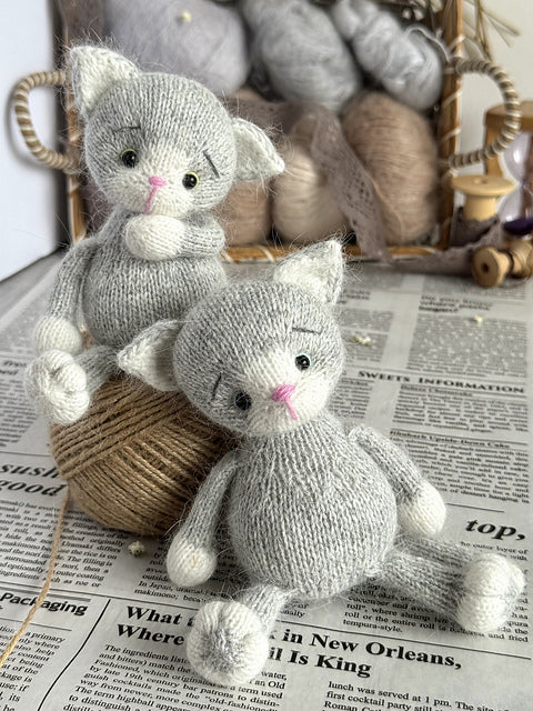 Tiny Kitten Knitting Pattern