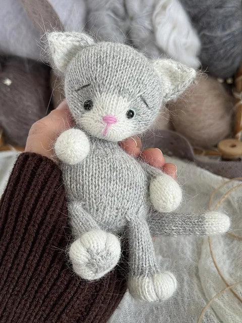 Tiny Kitten Knitting Pattern