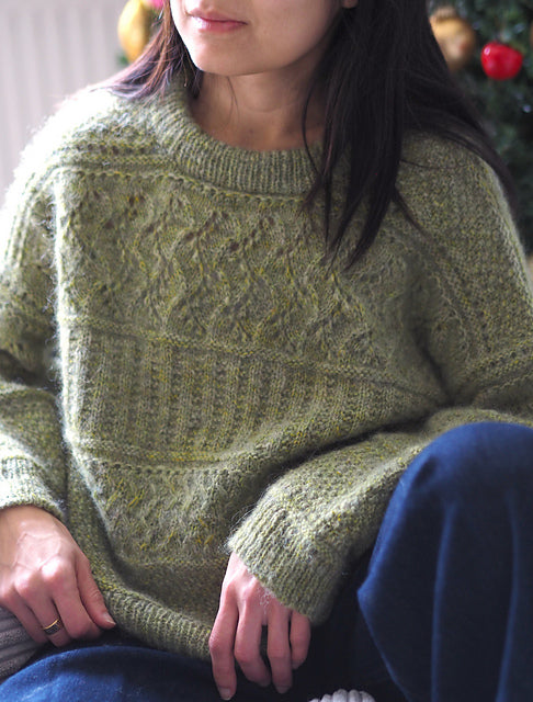 Vine Lace Pullover Knitting Pattern