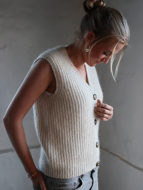Relaxed Fit Vest Knitting Pattern