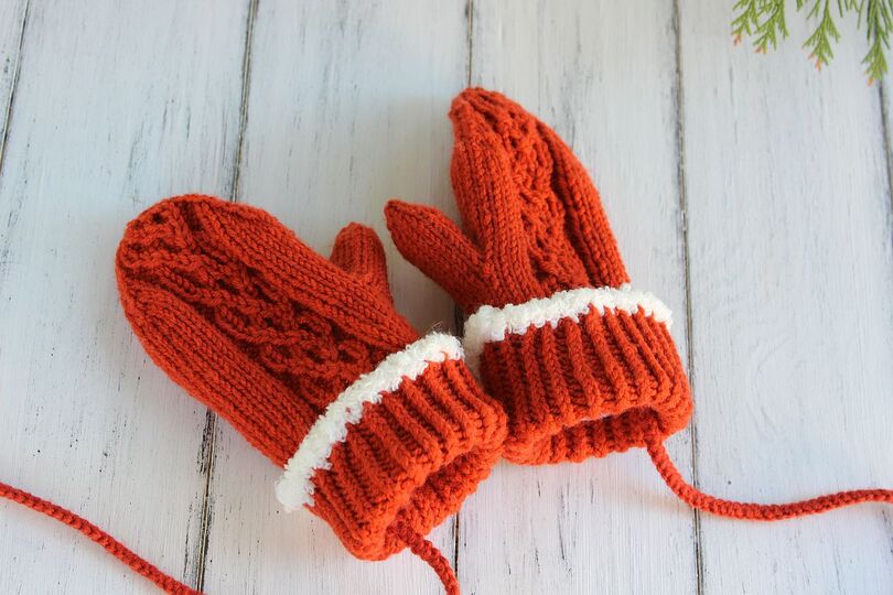 Cable Mittens Knitting Pattern