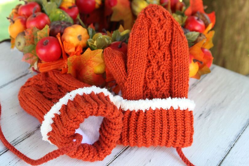 Cable Mittens Knitting Pattern