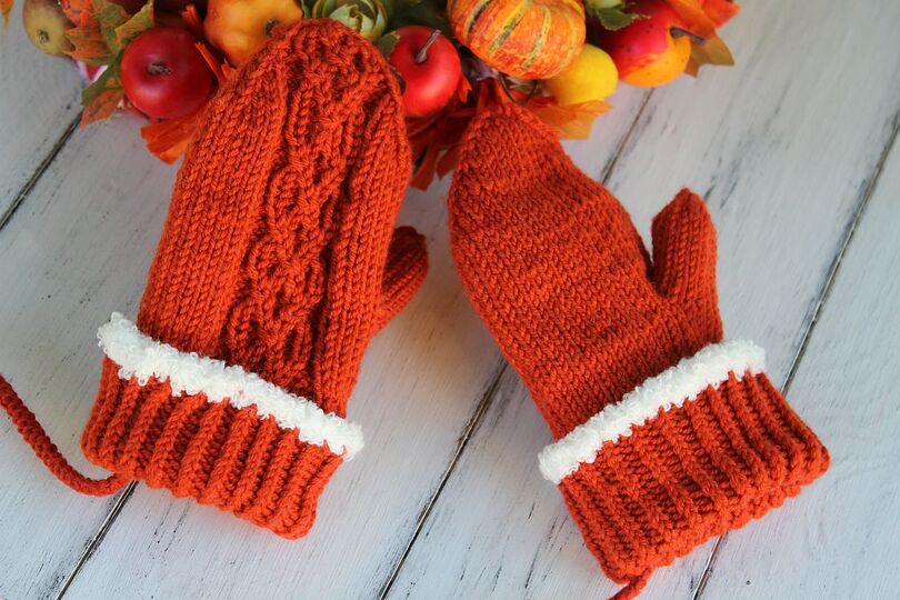 Cable Mittens Knitting Pattern