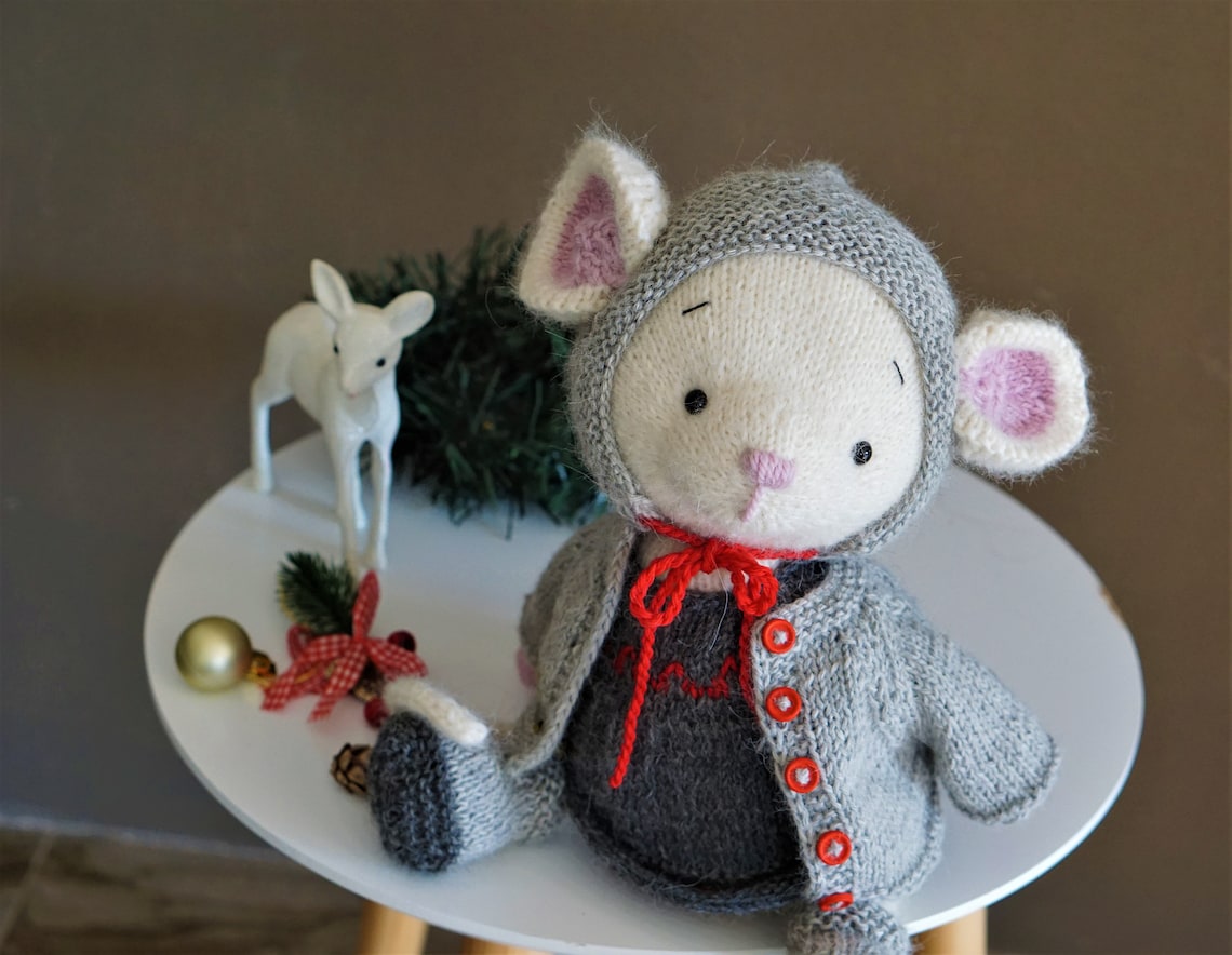 Mouse Christmas Clothes Knitting Pattern