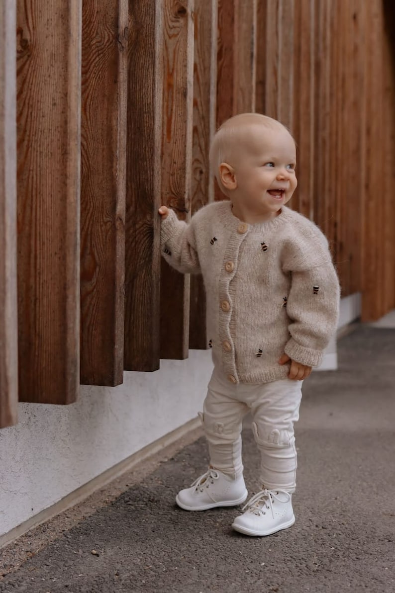 Bee Cardigan Knitting Pattern