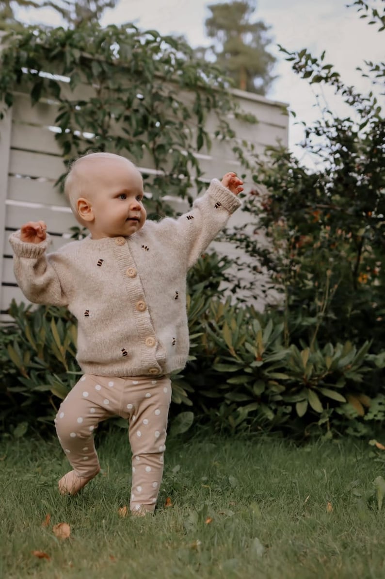 Bee Cardigan Knitting Pattern
