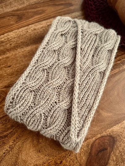 Wavy Cable Scarf Knitting Pattern