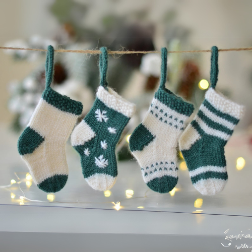 Christmas mini stocking knitting pattern